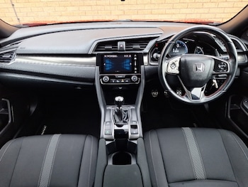 Used Honda Civic 2019 for sale - 76208209: Photo 2