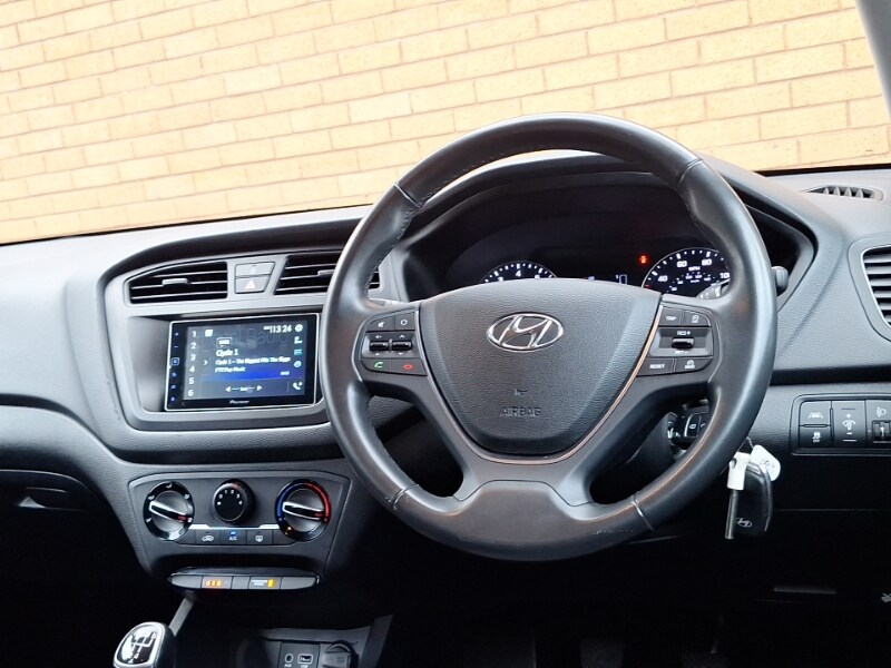Used Hyundai i20 2017 for sale - 76602283: Photo 11