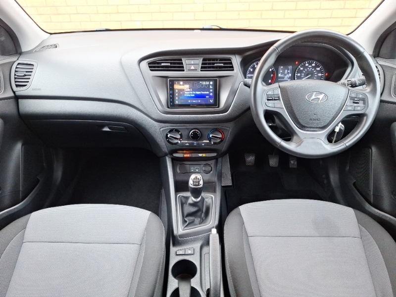 Used Hyundai i20 2017 for sale - 76602283: Photo 2
