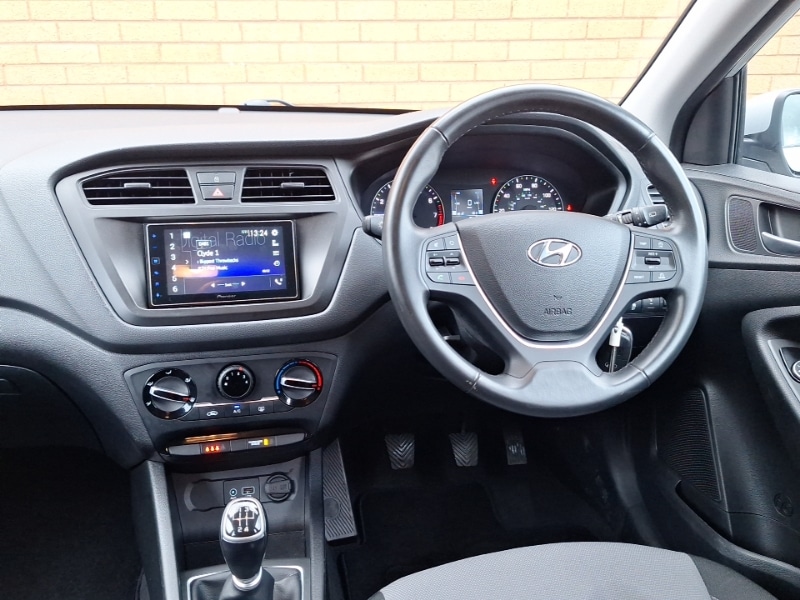 Used Hyundai i20 2017 for sale - 76602283: Photo 7