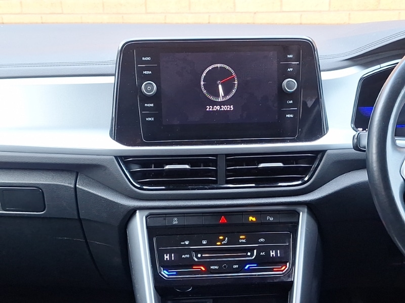 Used Volkswagen T-Roc 2022 for sale - 76369648: Photo 10