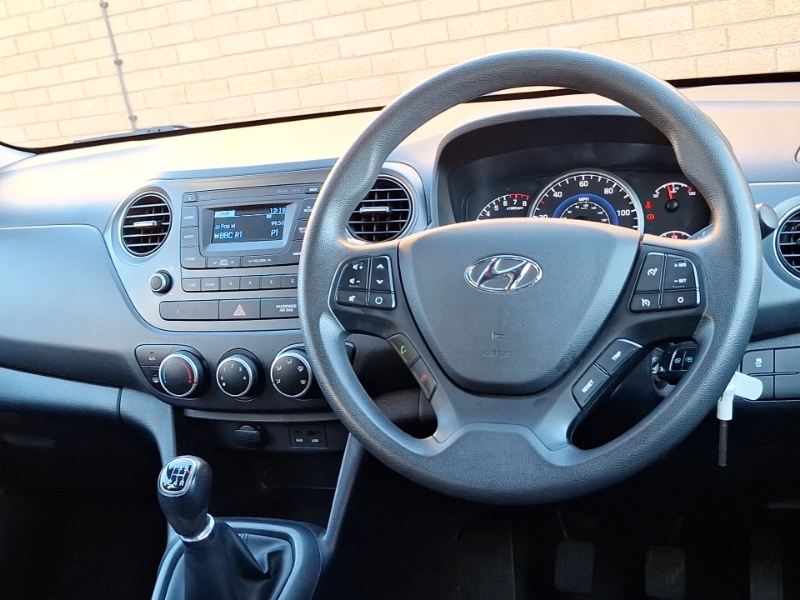 Used Hyundai i10 2017 for sale - 77150066: Photo 11
