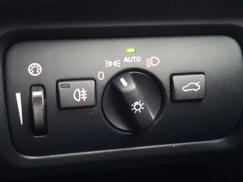 Used Volvo V40 2016 for sale - 76609973: Photo 13