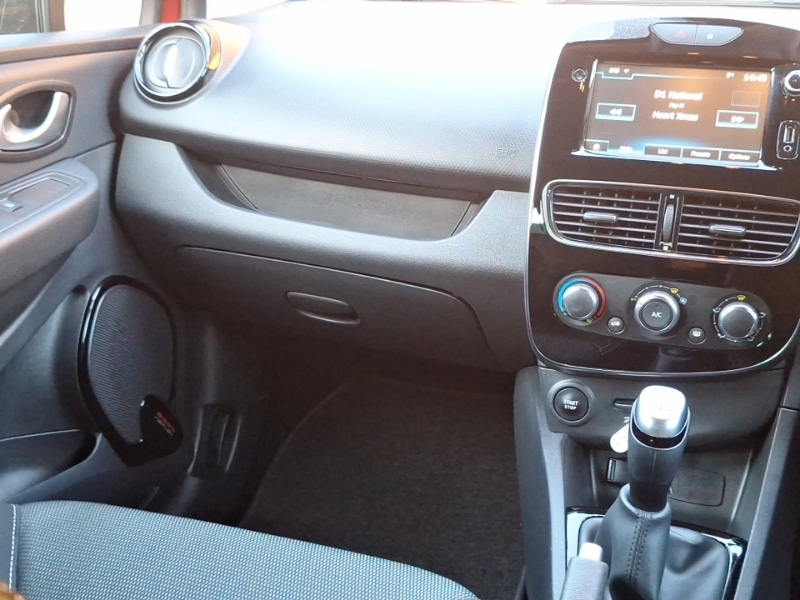 Used Renault Clio 2019 for sale - 76779527: Photo 11