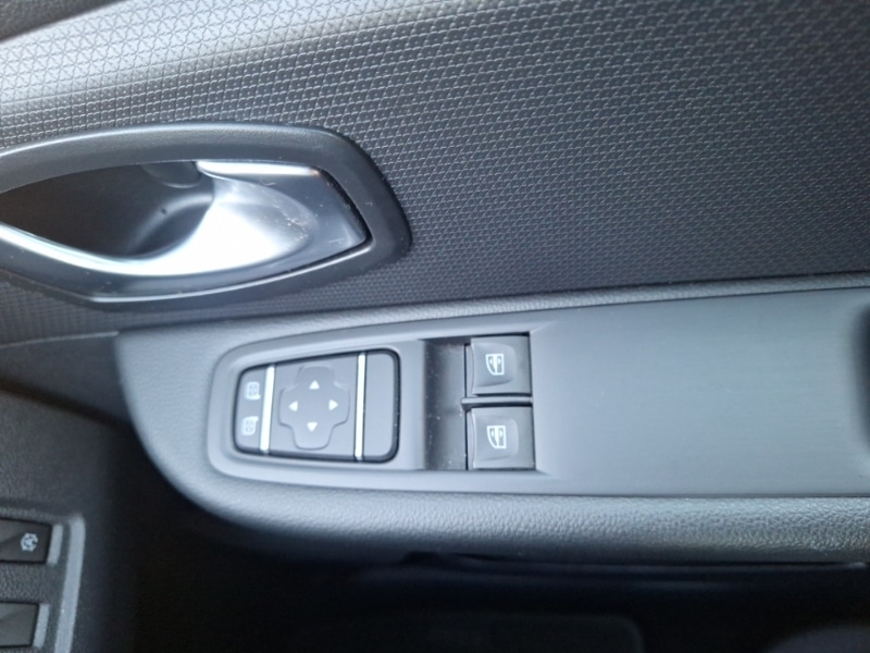 Used Renault Clio 2019 for sale - 76779527: Photo 18