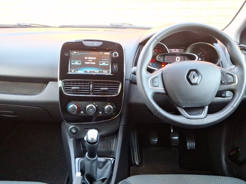 Used Renault Clio 2019 for sale - 76779527: Photo 2
