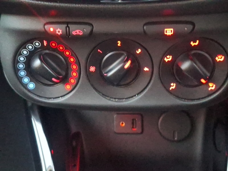 Used Vauxhall Corsa 2015 for sale - 77130094: Photo 13