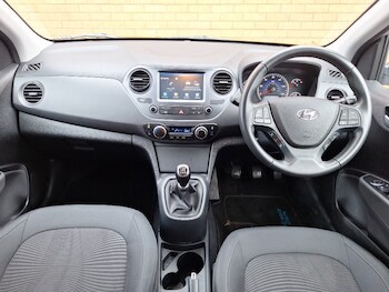 Used Hyundai i10 2019 for sale - 77517834: Photo