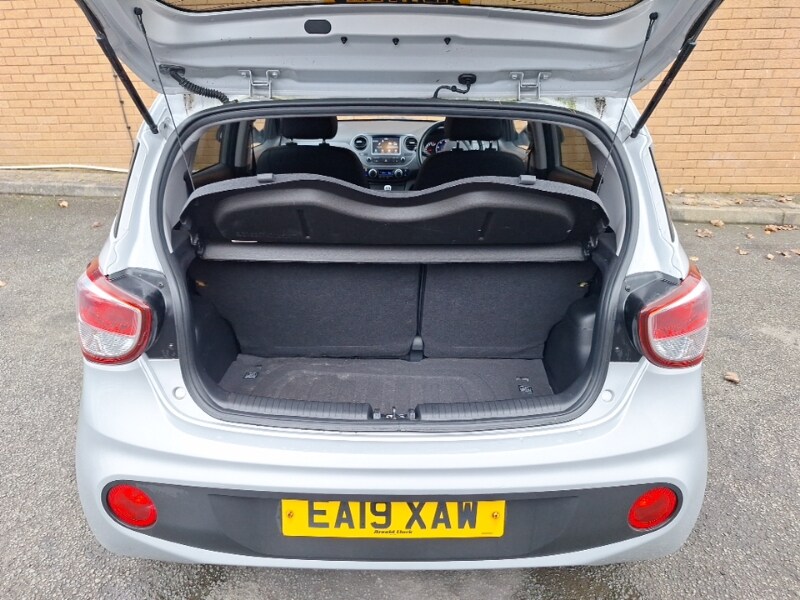 Used Hyundai i10 2019 for sale - 77517834: Photo 8