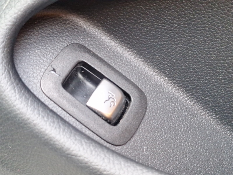 Used Mercedes-Benz C Class 2018 for sale - 76609972: Photo 15