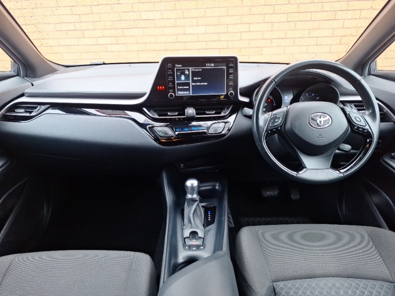 Used Toyota C-HR 2020 for sale - 76683621: Photo 2
