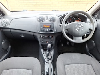 Used Dacia Sandero 2016 for sale - 76414437: Photo