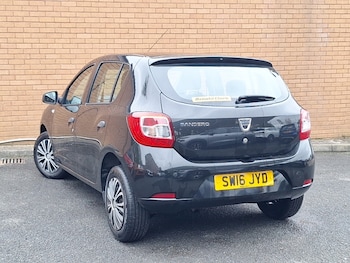 Used Dacia Sandero 2016 for sale - 76414437: Photo