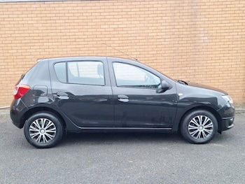 Used Dacia Sandero 2016 for sale - 76414437: Photo