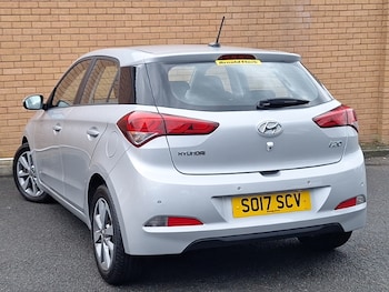 Used Hyundai i20 2017 for sale - 76511547: Photo