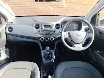 Used Hyundai i10 2017 for sale - 79813116: Photo