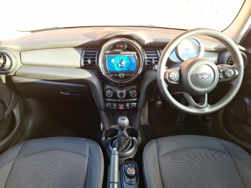 Used MINI Hatch 2018 for sale - 76683620: Photo 2