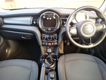 Used MINI Hatch 2018 for sale - 77012542: Photo