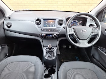 Used Hyundai i10 2019 for sale - 77660864: Photo