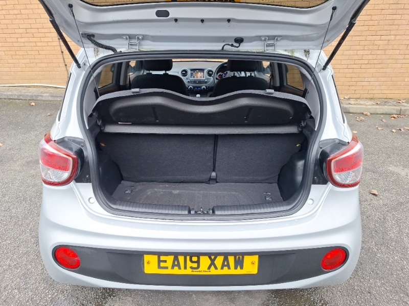 Used Hyundai i10 2019 for sale - 77660864: Photo 8