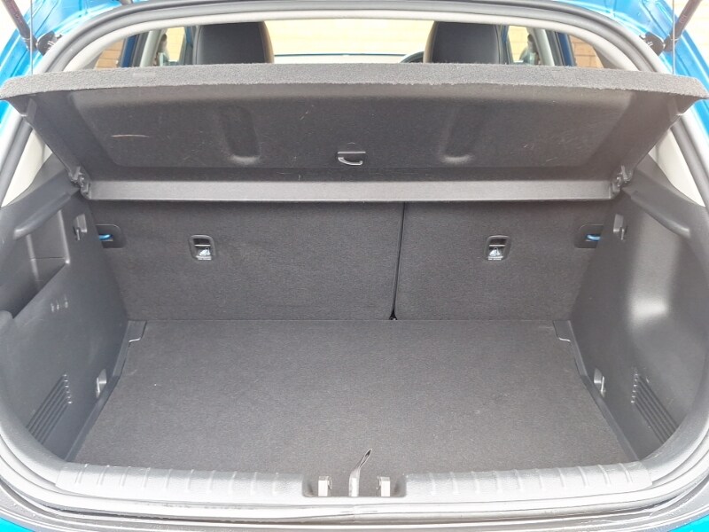 Used Kia Stonic 2022 for sale - 76331742: Photo 8