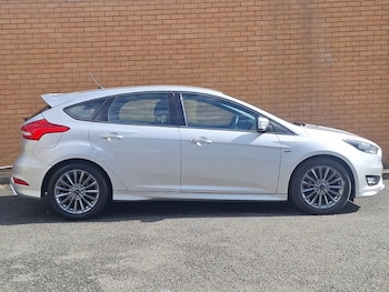 Used Ford Focus 2017 for sale - 75640917: Photo