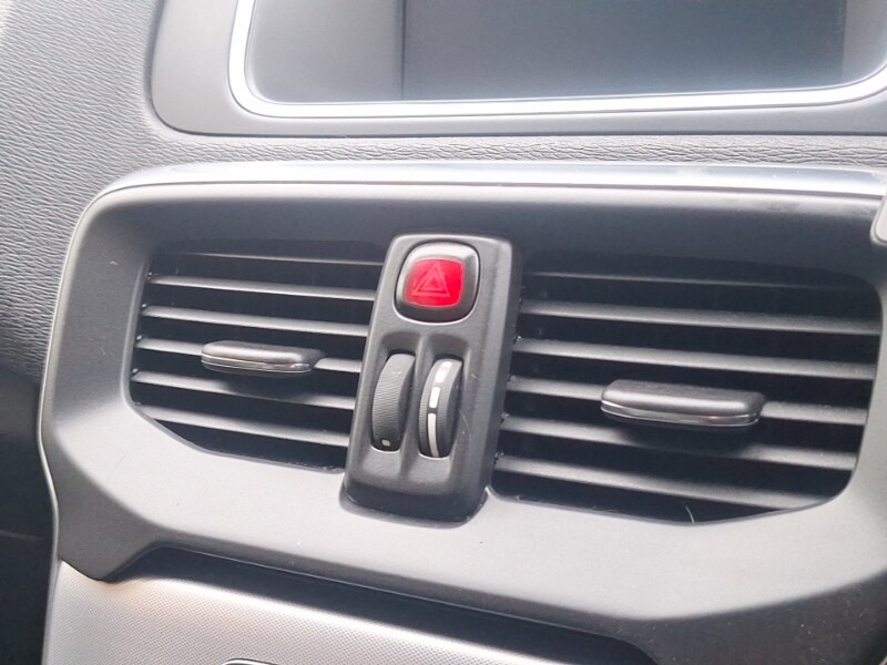 Used Volvo V40 2016 for sale - 76567082: Photo 14