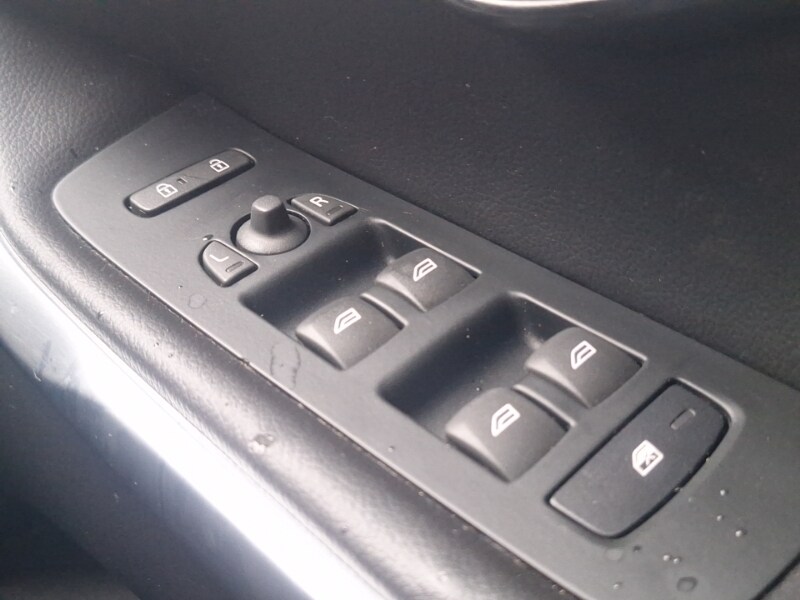 Used Volvo V40 2016 for sale - 76567082: Photo 18