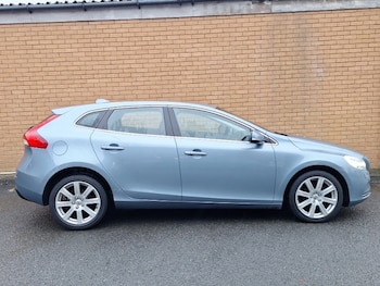 Used Volvo V40 2016 for sale - 76567082: Photo