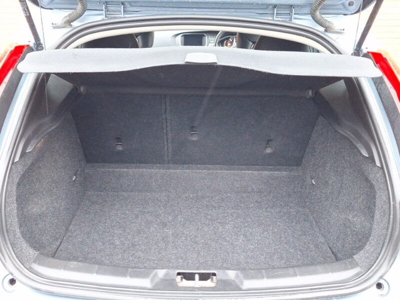 Used Volvo V40 2016 for sale - 76567082: Photo 8