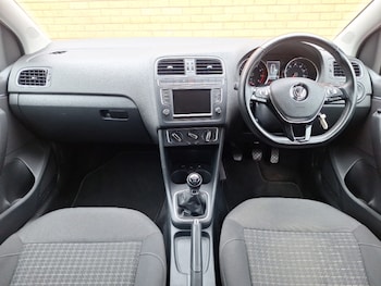 Used Volkswagen Polo 2016 for sale - 77623542: Photo