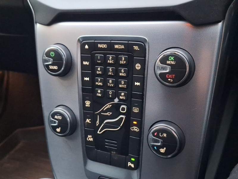 Used Volvo V40 2016 for sale - 77517825: Photo 17