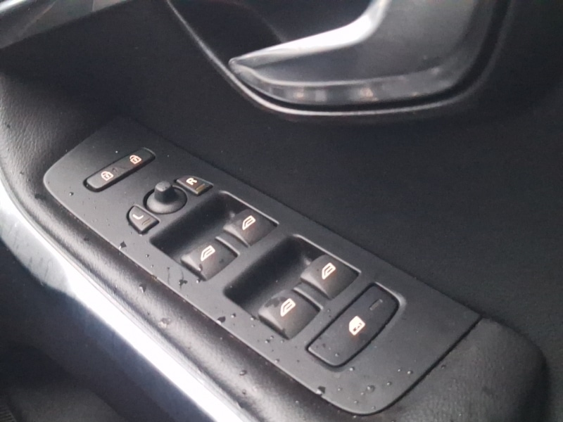 Used Volvo V40 2016 for sale - 77517825: Photo 19