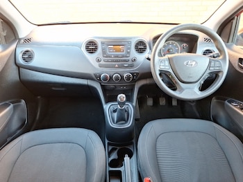 Used Hyundai i10 2017 for sale - 76579164: Photo