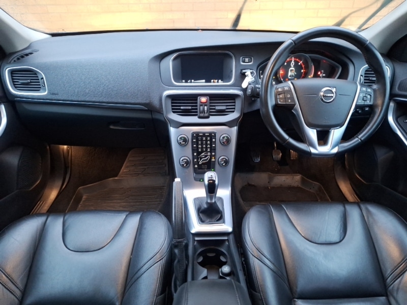 Used Volvo V40 2016 for sale - 77443005: Photo 2