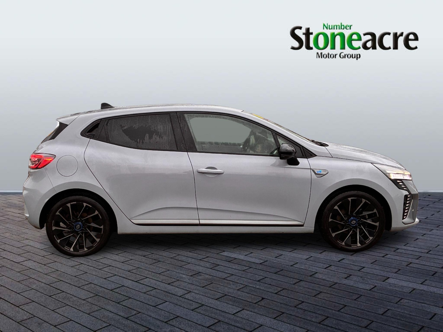 Used Renault Clio 2024 for sale - 77343812: Photo 2