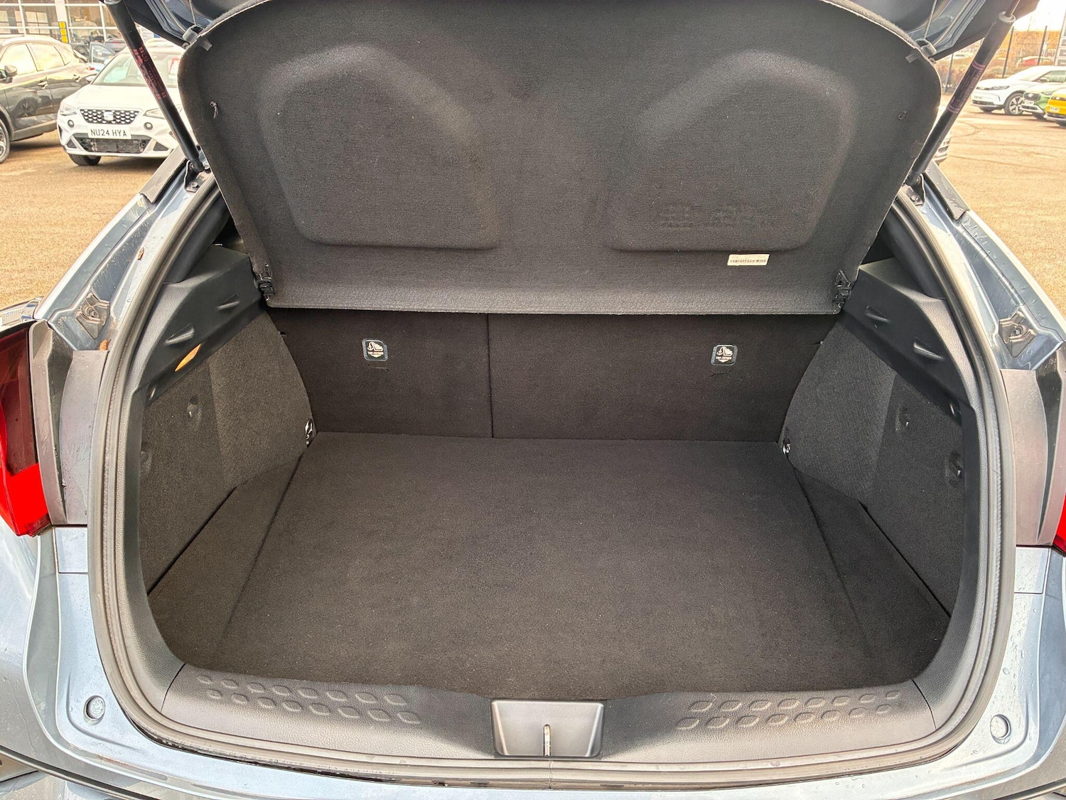 Used Toyota C-HR 2019 for sale - 77559681: Photo 10