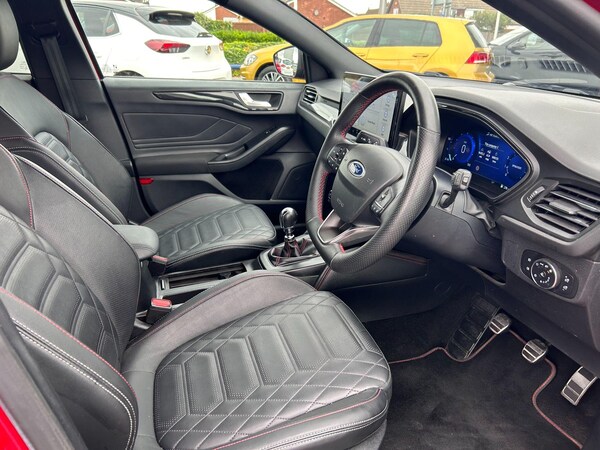 Used Ford Focus 2023 for sale - 76200843: Photo 11