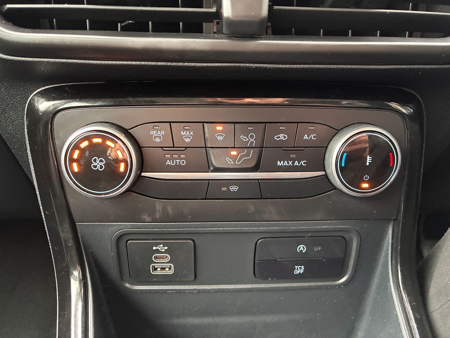 Used Ford Ecosport for sale - 77611438: Photo 19