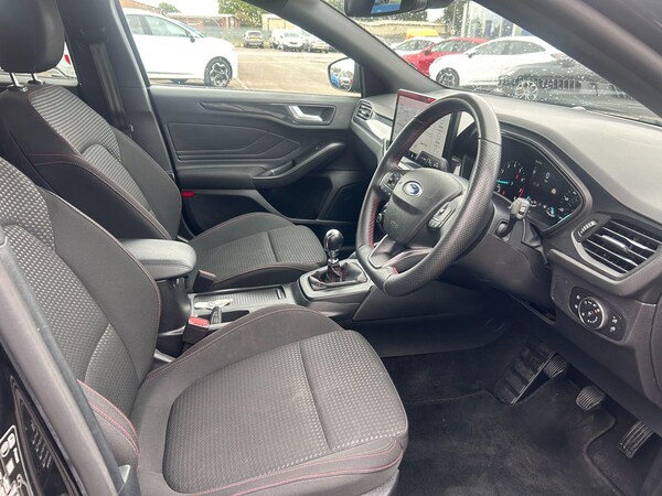 Used Ford Focus 2023 for sale - 76200218: Photo 11
