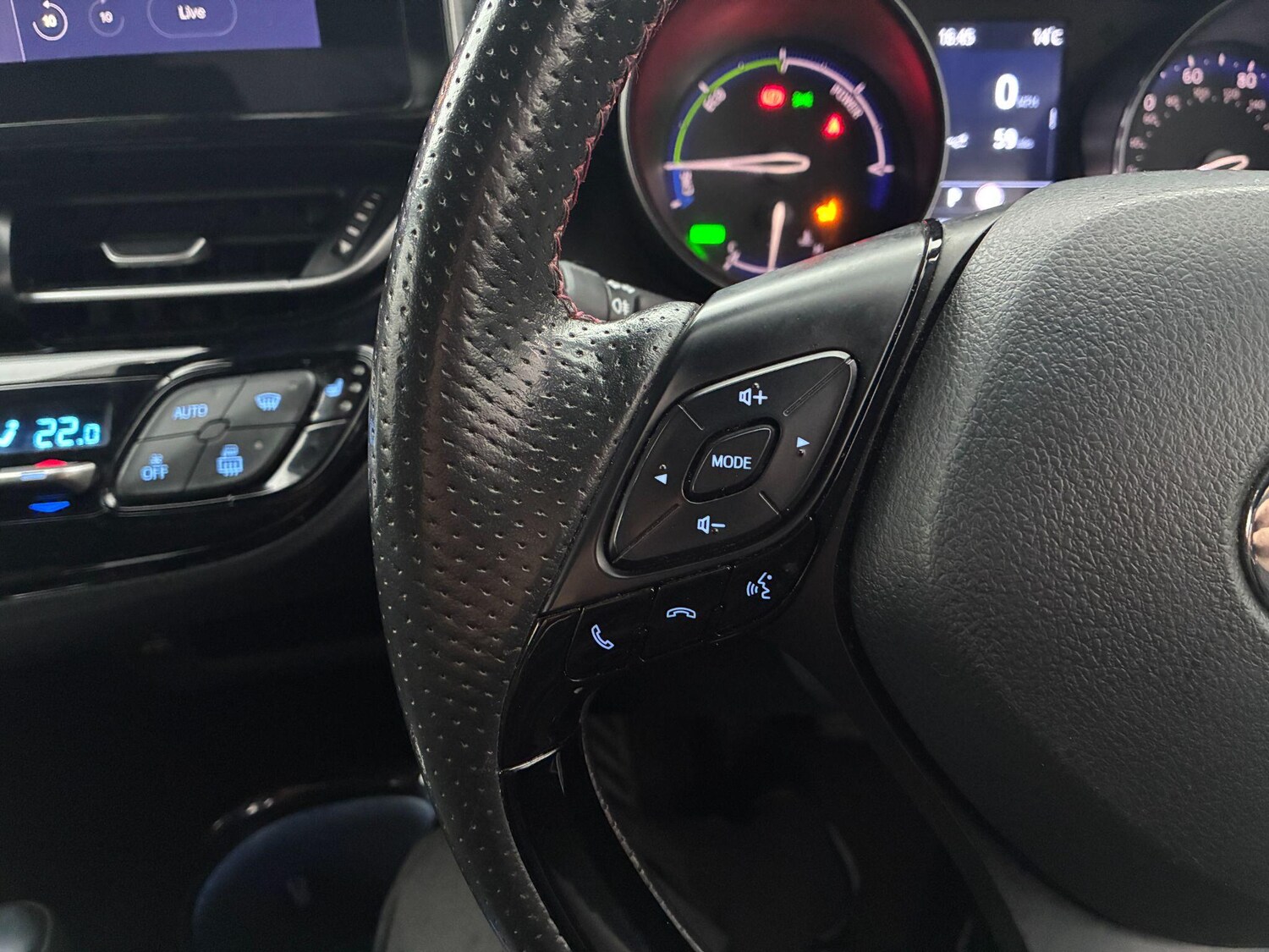 Used Toyota C-HR 2023 for sale - 77882308: Photo 11