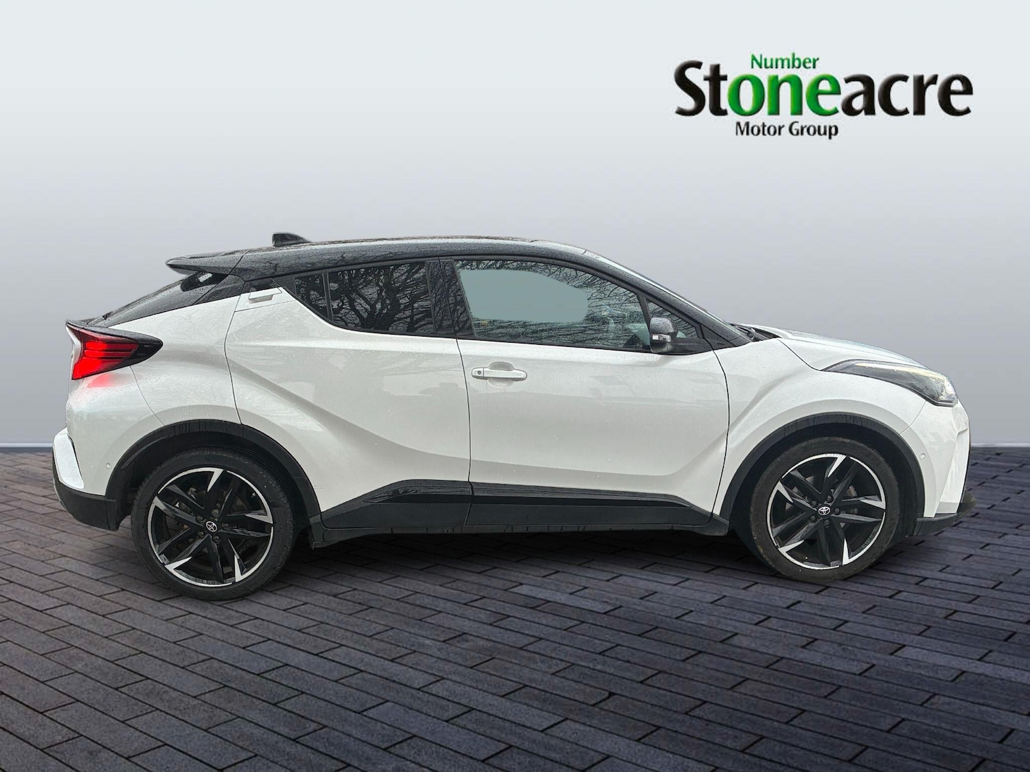 Used Toyota C-HR 2023 for sale - 77882308: Photo 2