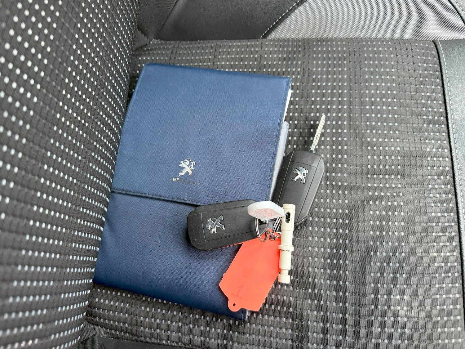 Used Peugeot 2008 2018 for sale - 77439812: Photo 10