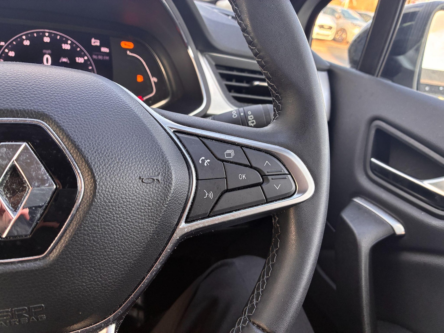 Used Renault Captur 2022 for sale - 77396611: Photo 12