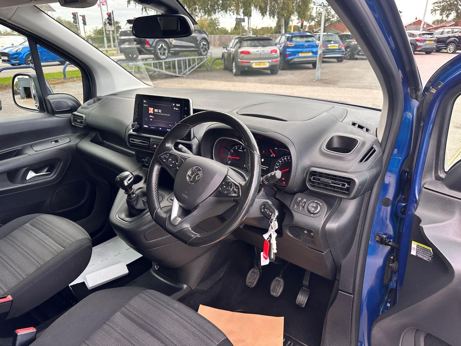 Used Vauxhall Combo Life 2022 for sale - 76138239: Photo 9