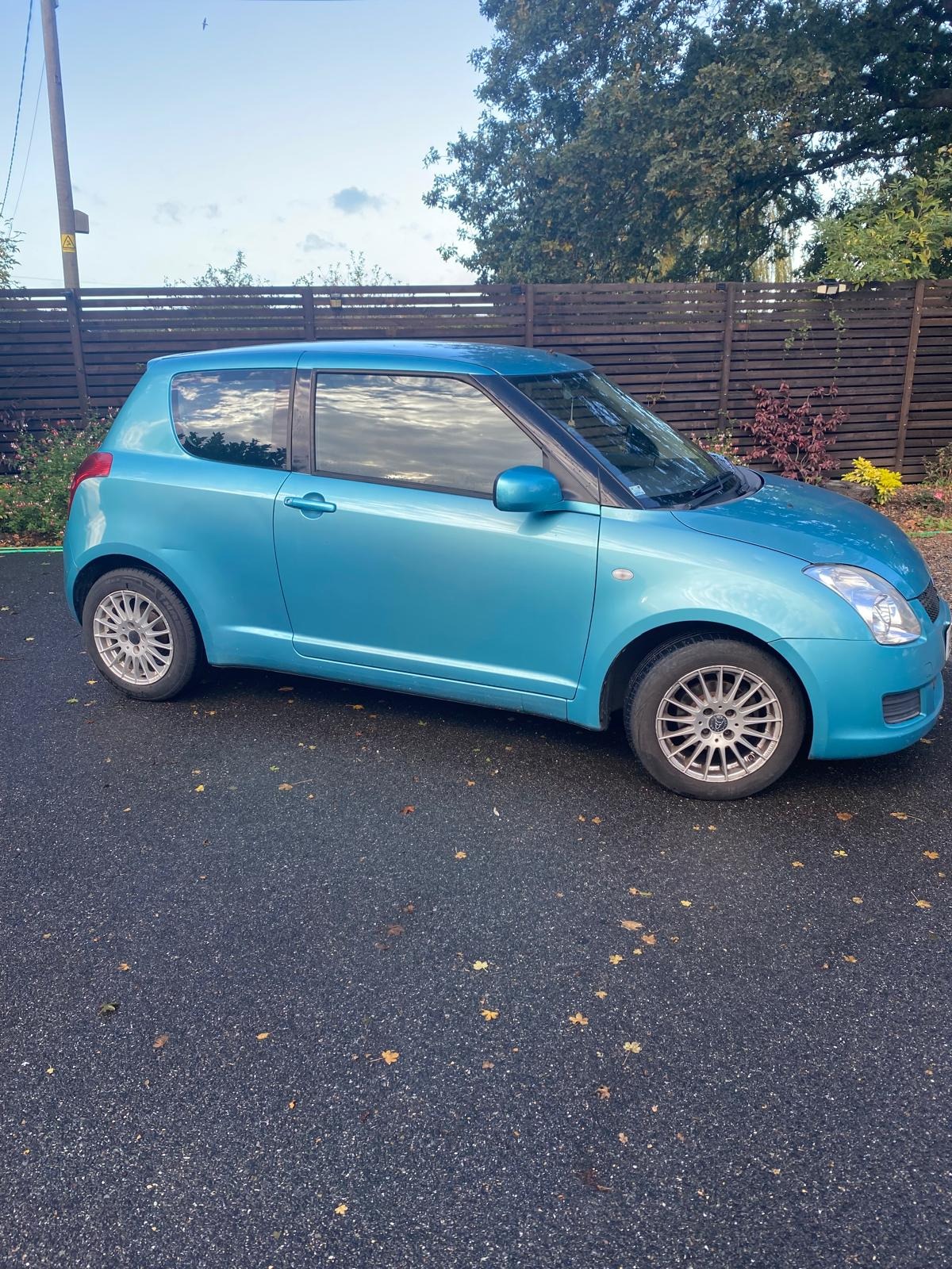 Used Suzuki Swift 2010 for sale - 76614806: Photo 1