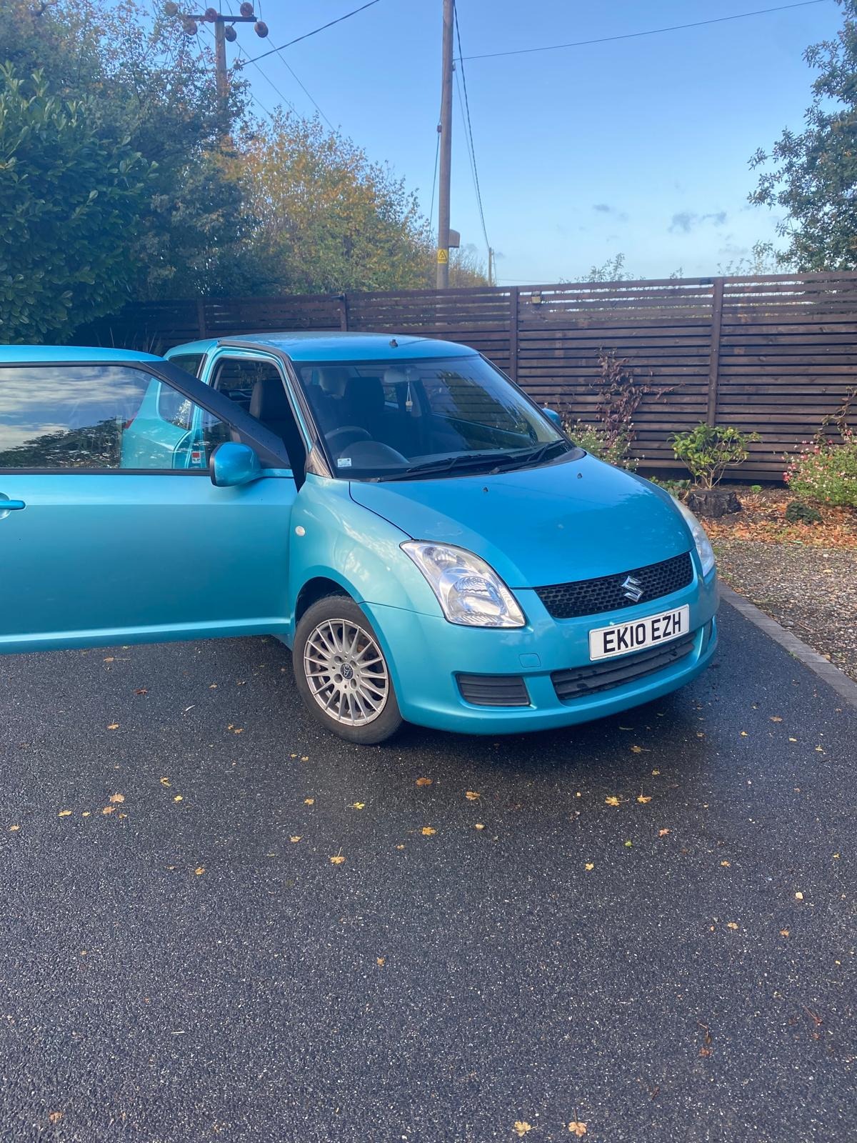 Used Suzuki Swift 2010 for sale - 76614806: Photo 2