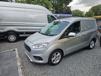 Used Ford Transit Courier 2022 for sale - 78290000: Photo