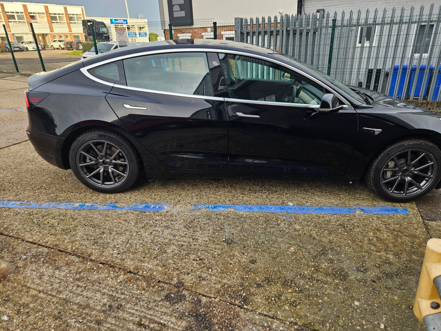 Used Tesla Model 3 2020 for sale - 76979293: Photo 4