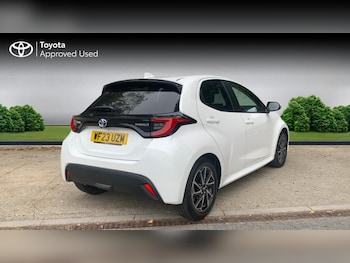 Used Toyota Yaris 2023 for sale - 76675787: Photo